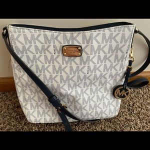 Mk purse rarely used